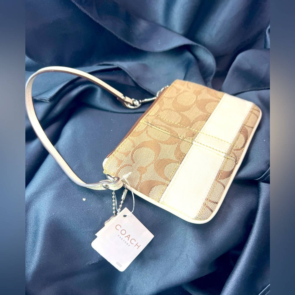 Coach Wristlet NWT